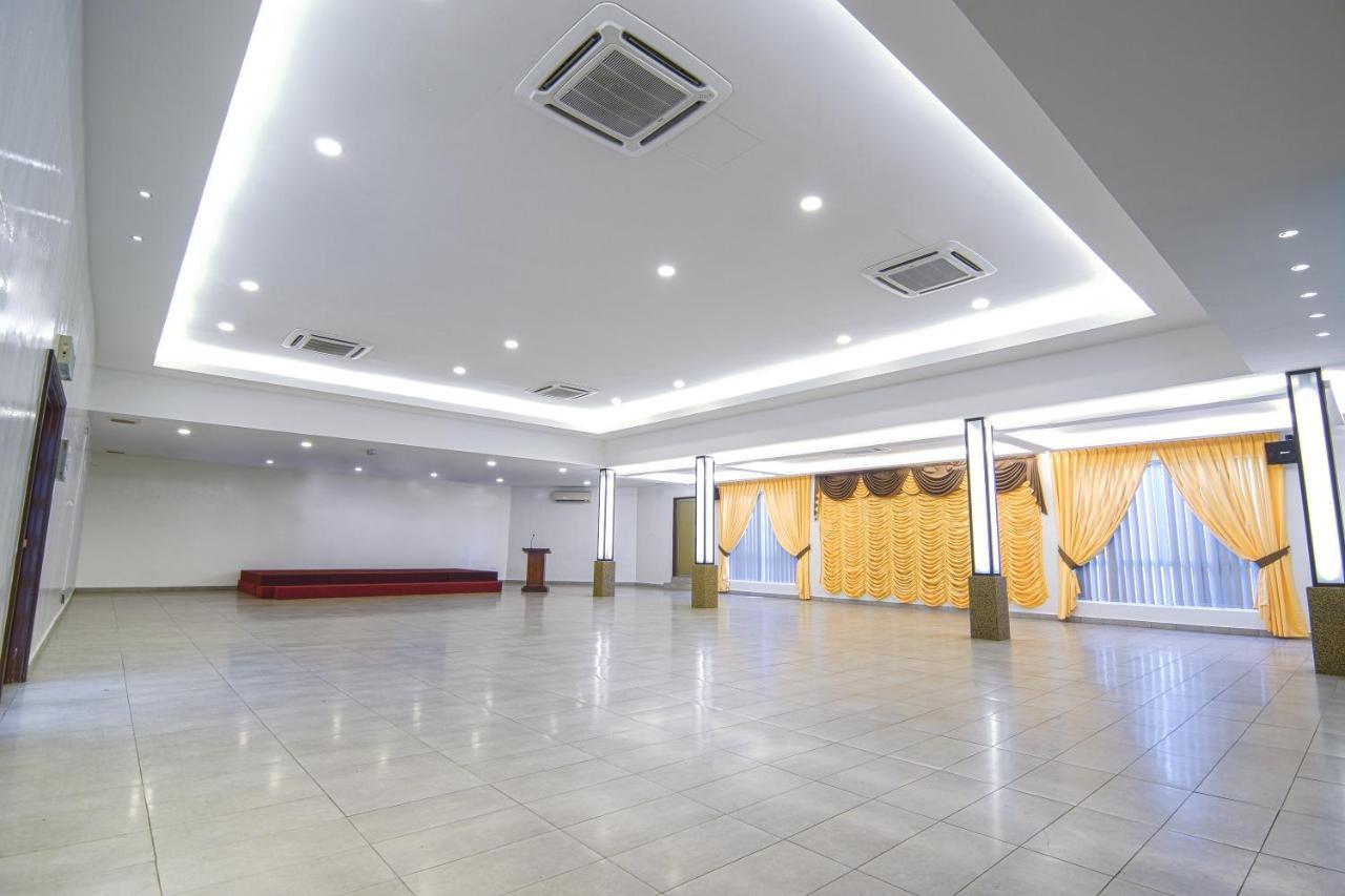 Hotel Sri Bernam Sabak Bernam Exterior photo